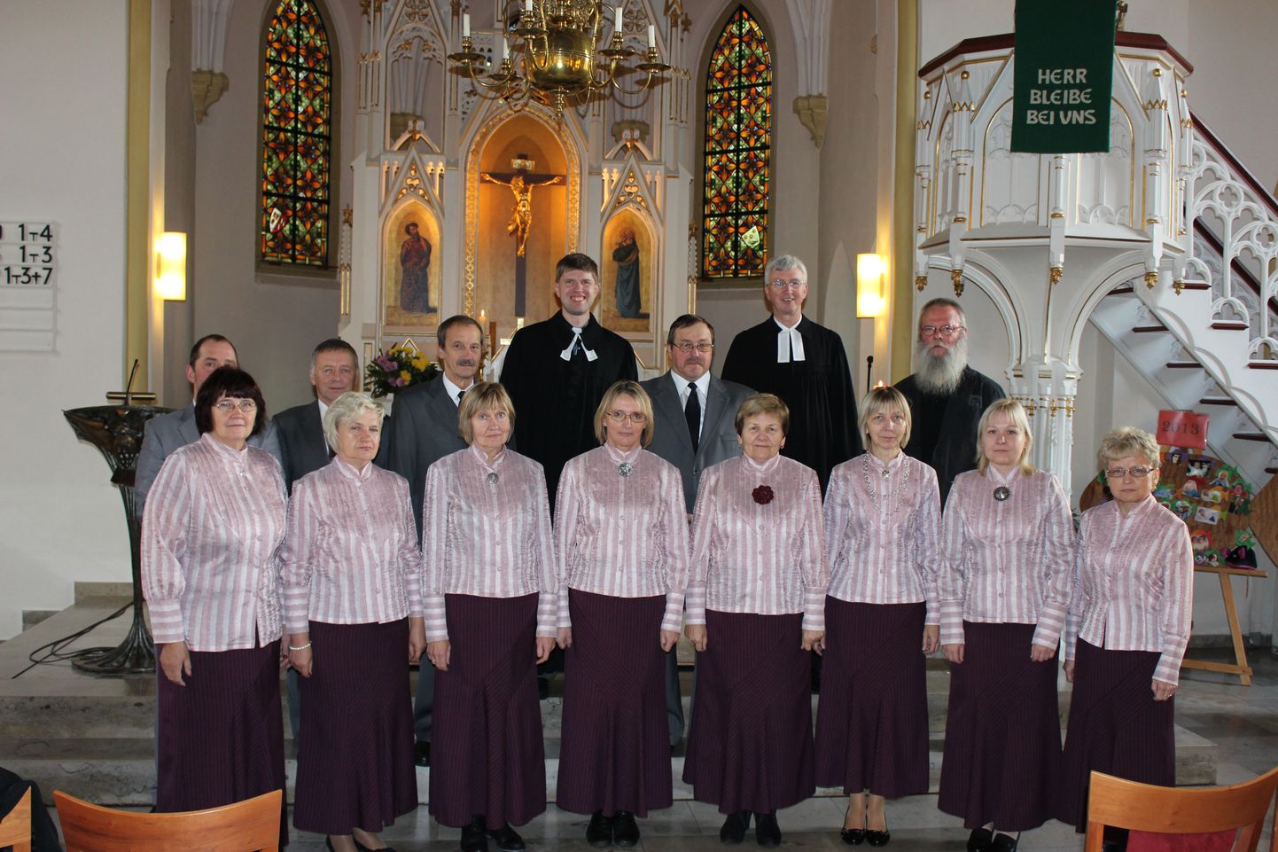 Ansambel Sillervo  Nortrup-Loxteni Dorothea kirikus koos jumalateenistusel teeninud õpetajatega.