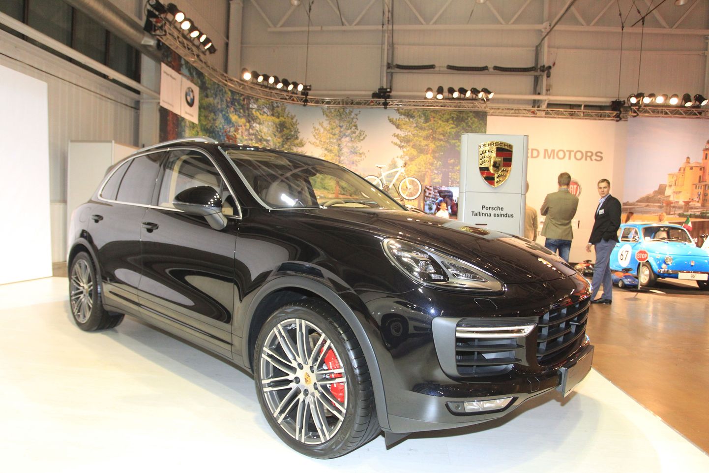 Tartu näituste messikeskuses toimub Motoshow 2014. Uus Porsche Cayenne Turbo.