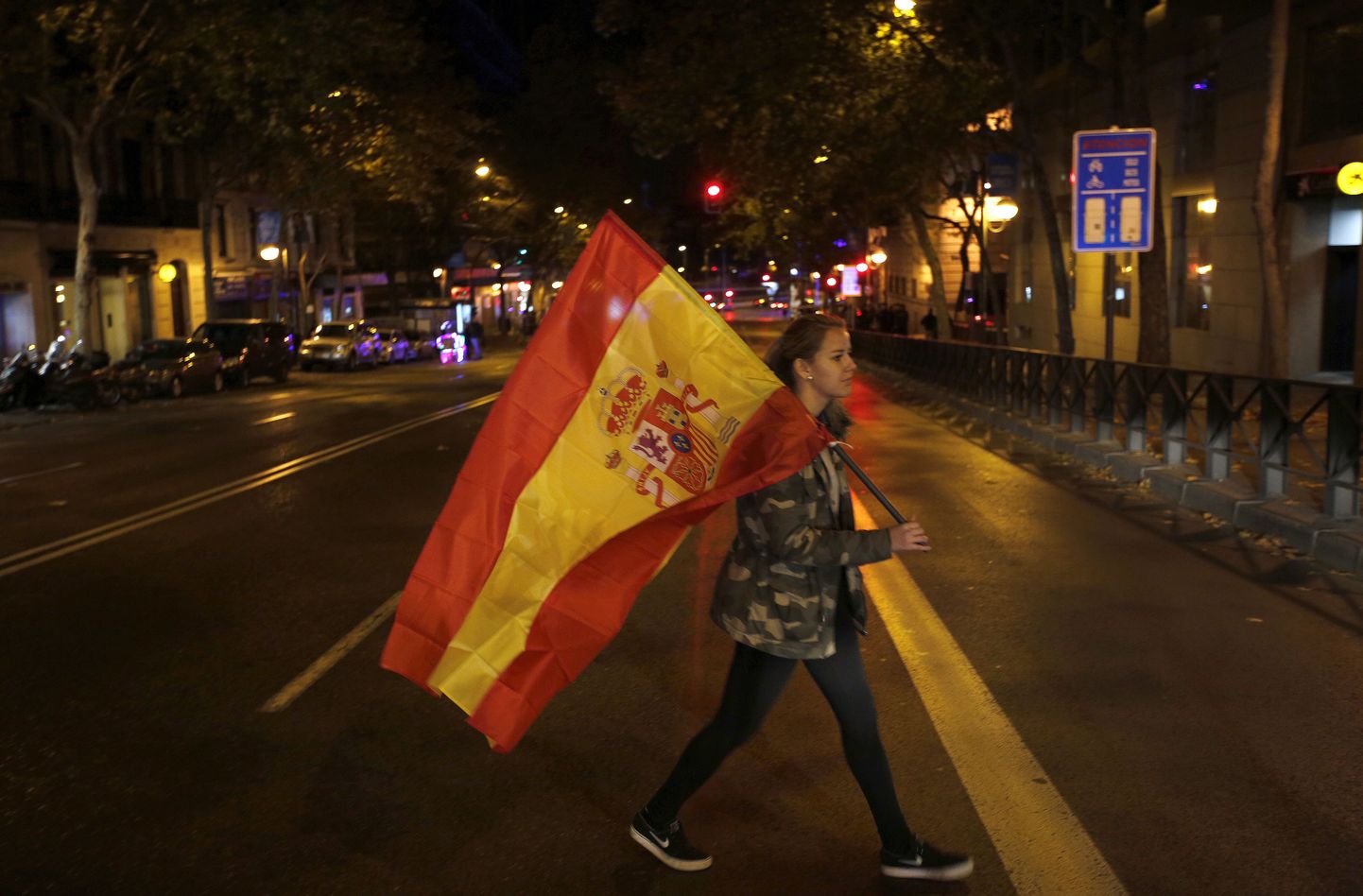 Hispaania lipuga Rahvapartei toetaja eile Madridis.