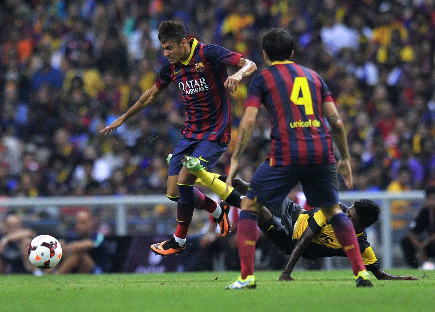 Neymar mängus Malaisia kohalike staaride vastu