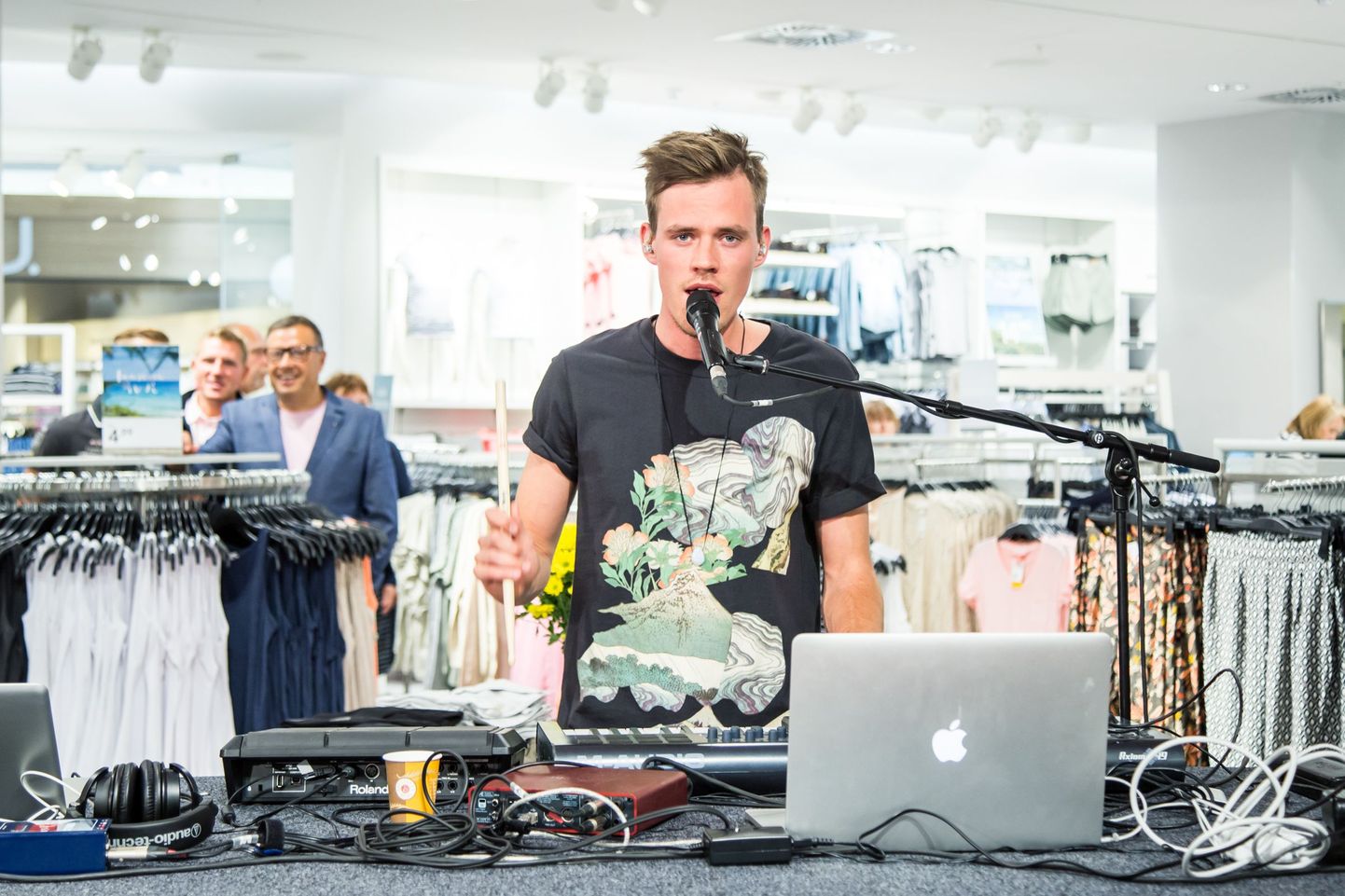H&M tähistas VIP-peoga Tartu kaupluse avamist, Andres Kõpper ehk NOEP