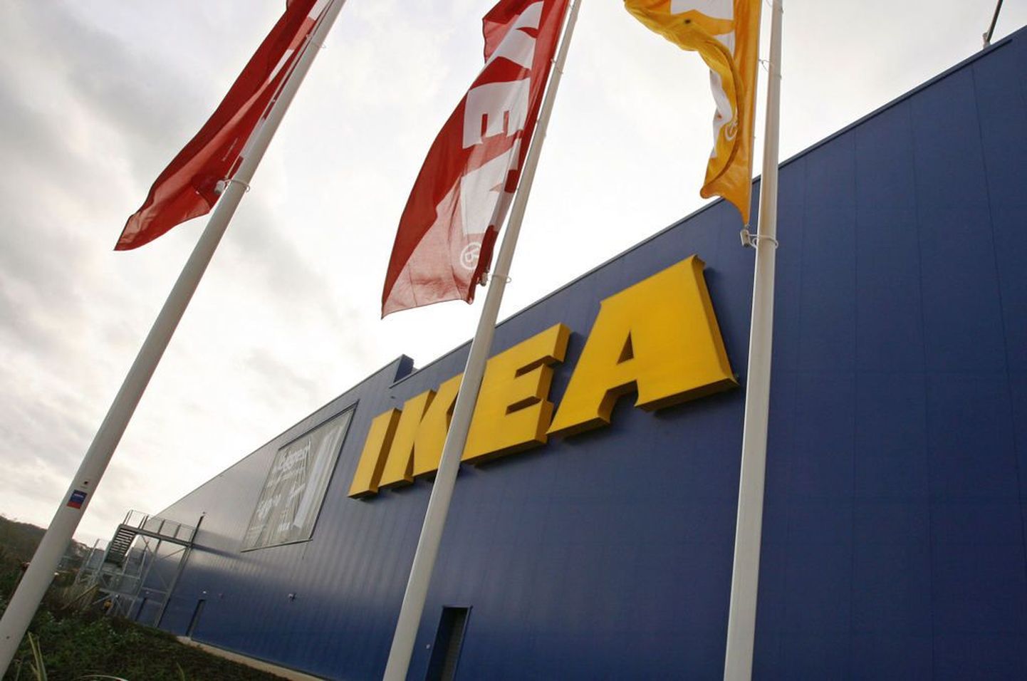 Rootsi mööblitootja Ikea meiliserver oli teadmata aja küberkurjategijate vabas kasutuses. Pildil Ikea sisustuskaubamaja Põhja-Iirimaal.