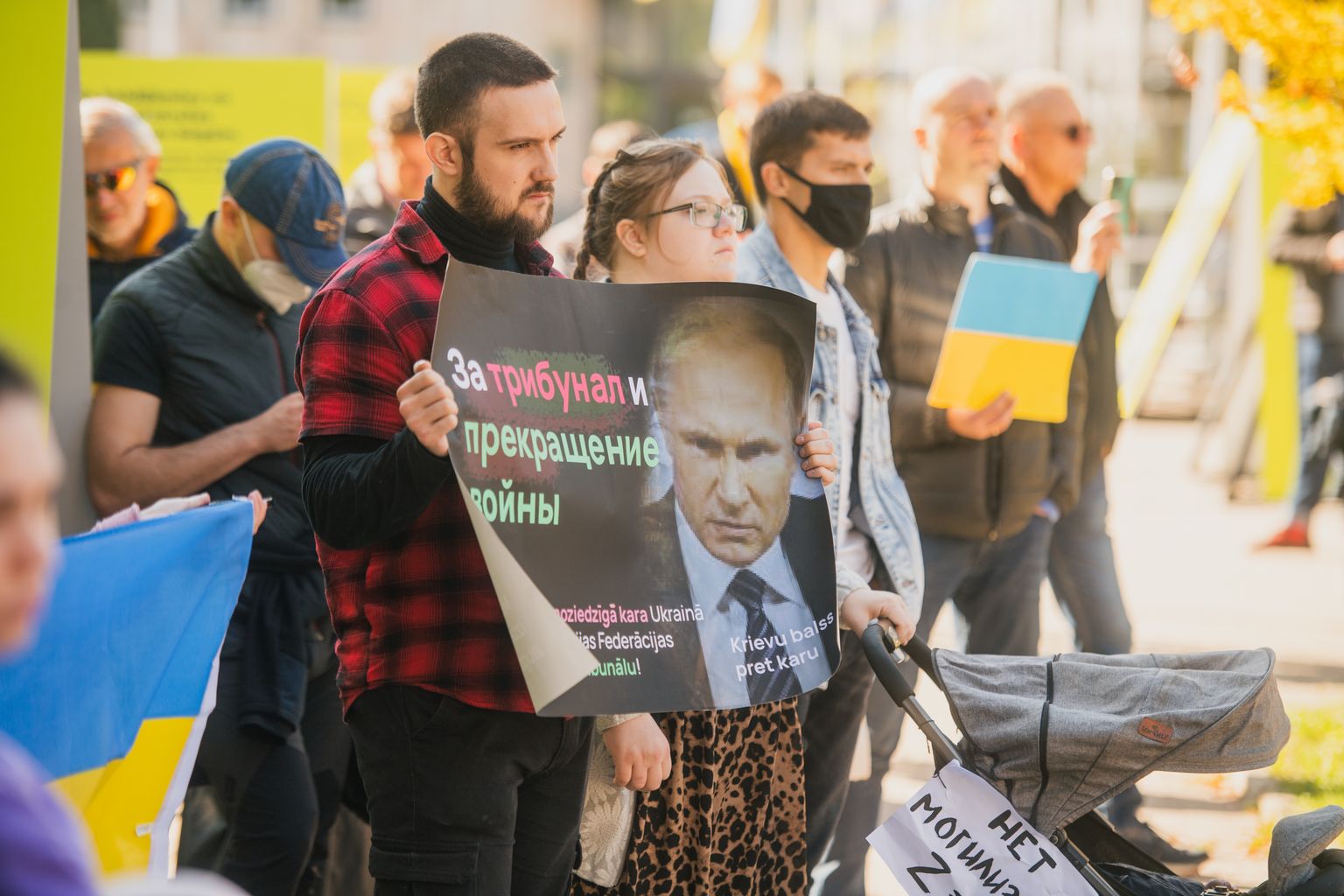 Kustības "Krievu balss pret karu" organizēts mītiņš pie Krievijas vēstniecības