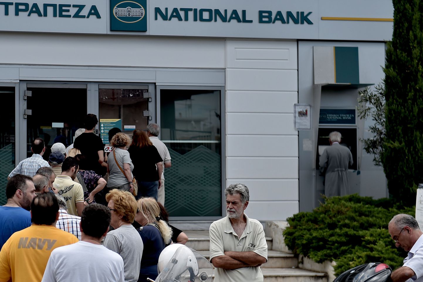 Kreeka. Järjekorrad pangaautomaatide taga