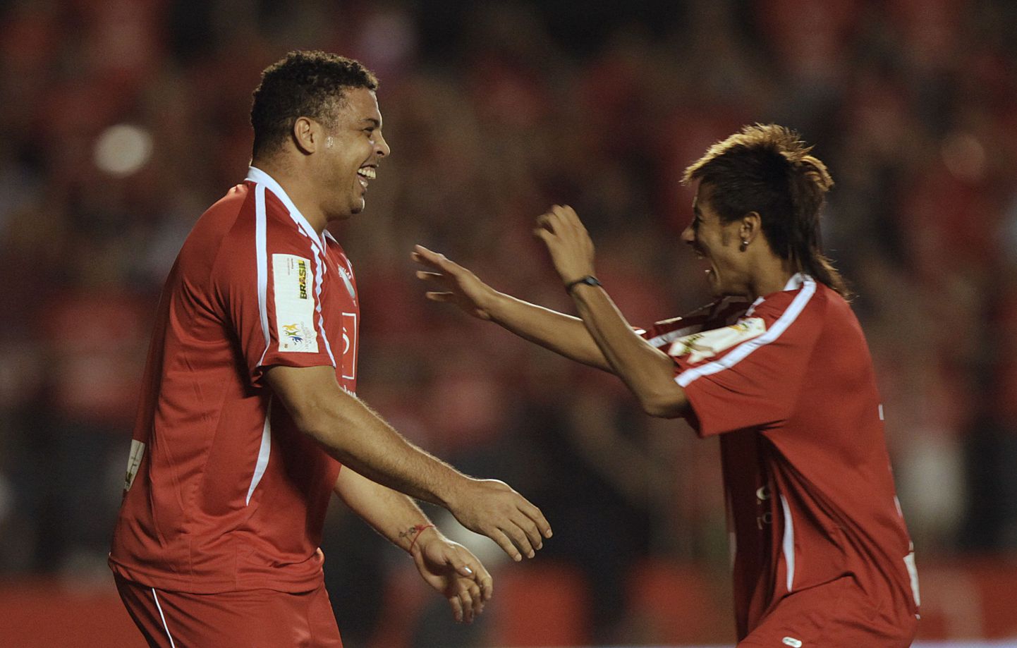 Ronaldo (vasakul) ja Neymar tähistavad väravat.