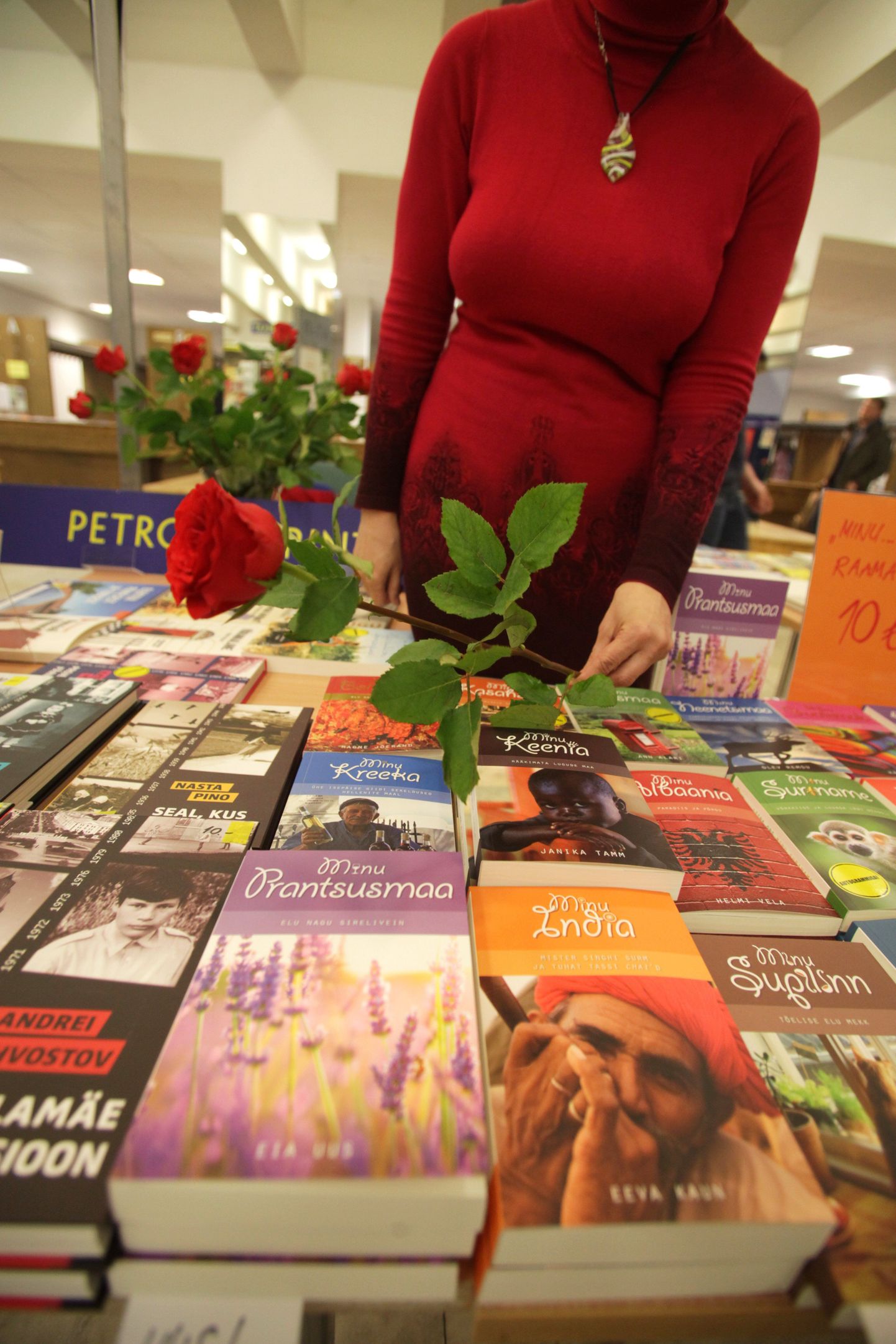 Raamatu ja roosi päev juhib tähelepanu lugemisharjumuse olulisusele.