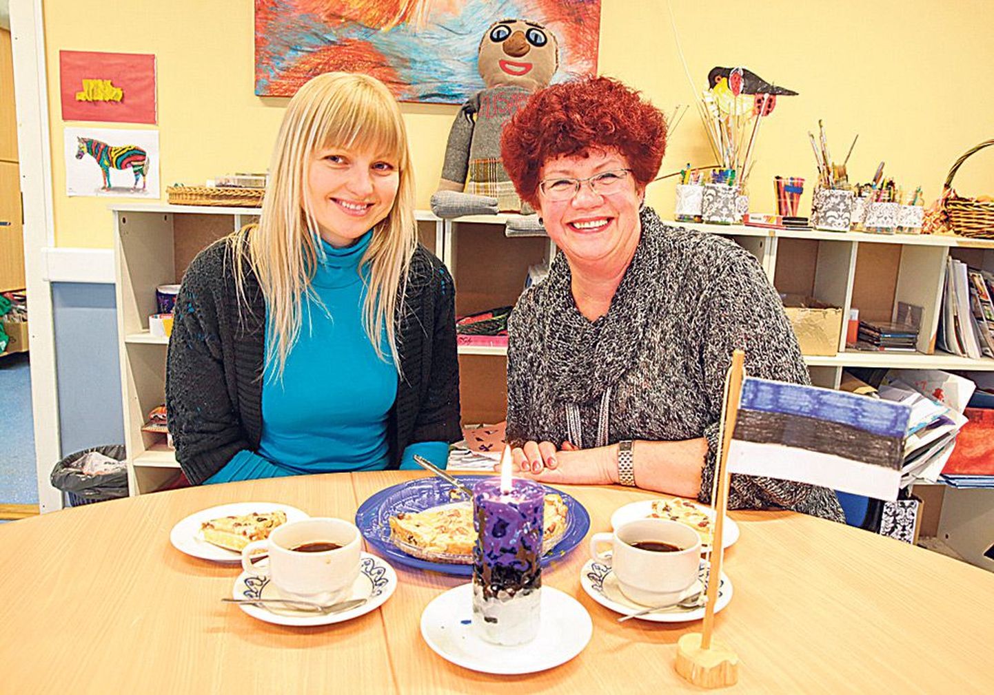 Pidu nii laual kui ka 
südames: 
Rewilli huvikooli õpetaja Helena Kirt ja omanik, ansambli Laine laulja Merle Lilje.