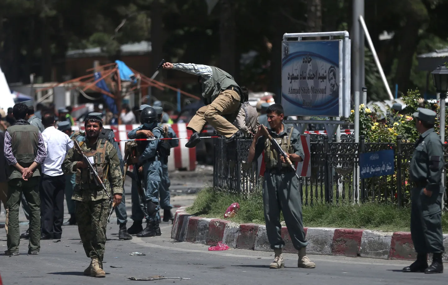 Relvastatud üksused Kabuli lennujaama kõrval