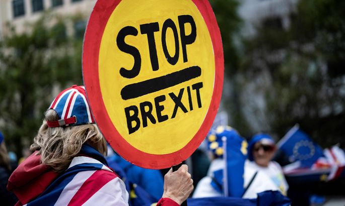 Джонсон: Brexit по контракту еще реален