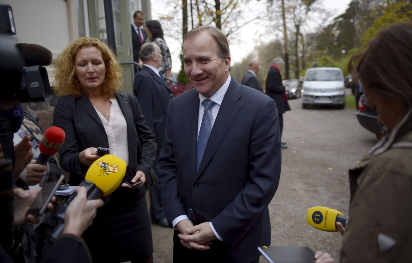 Rootsi peaminister Stefan Löfven (keskel).