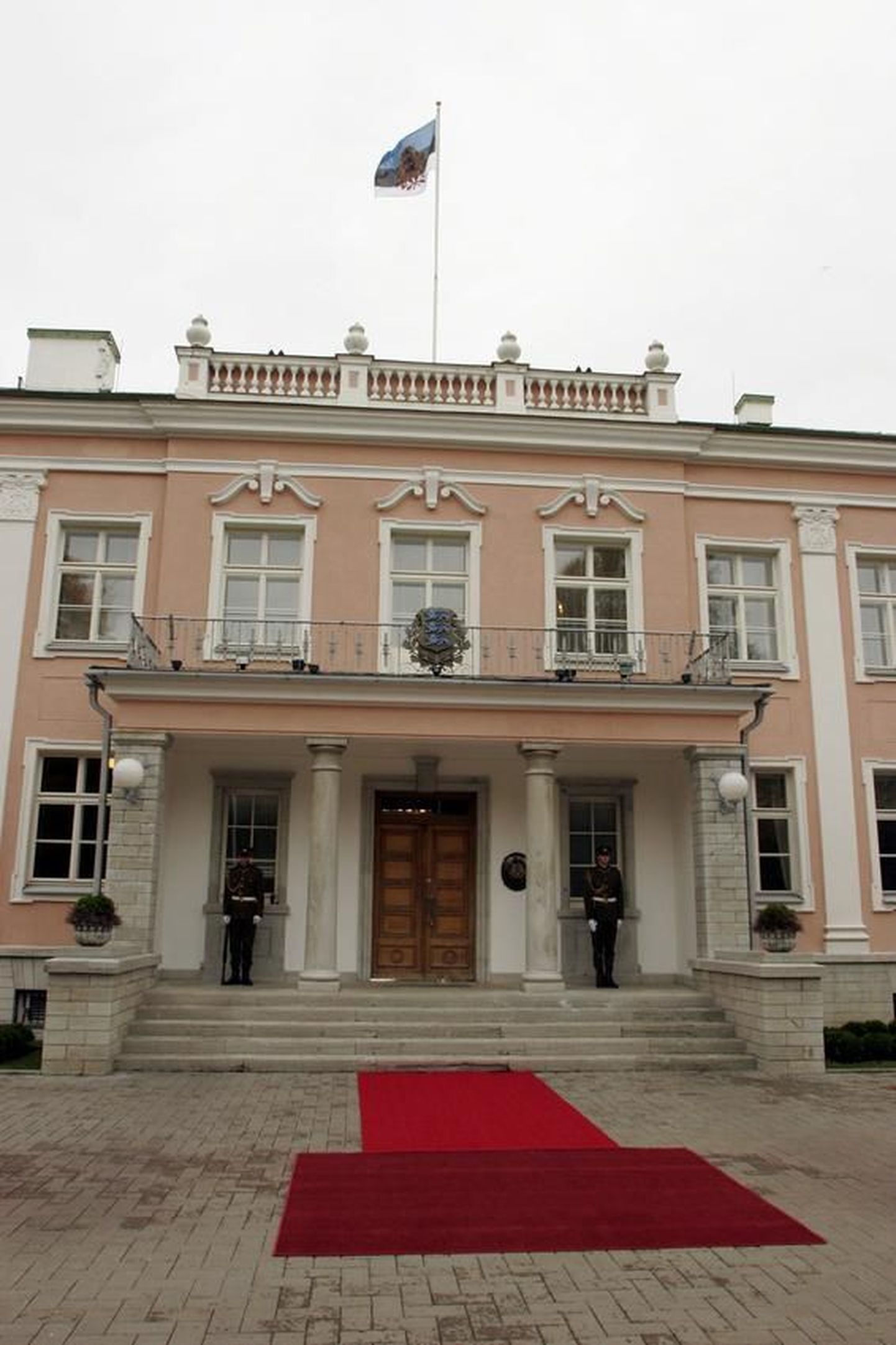 Президентский дворец в Кадриорге.