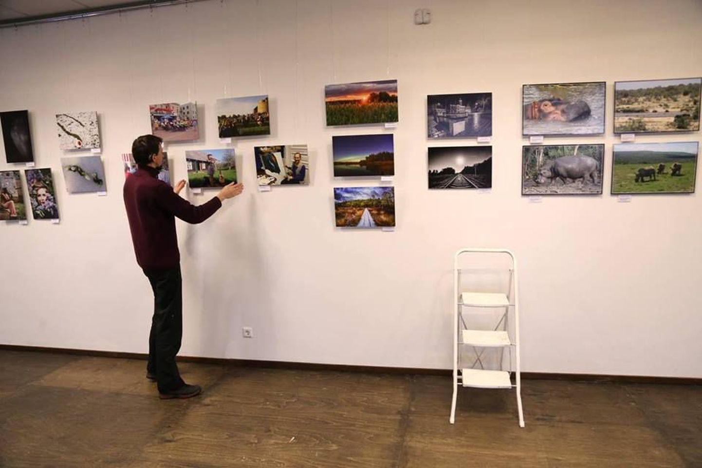 Aasta foto konkurssi korraldab Viljandi fotoklubi, kes sätib kõik võistlusele saadetud tööd linnagaleriis avatavale näitusele.