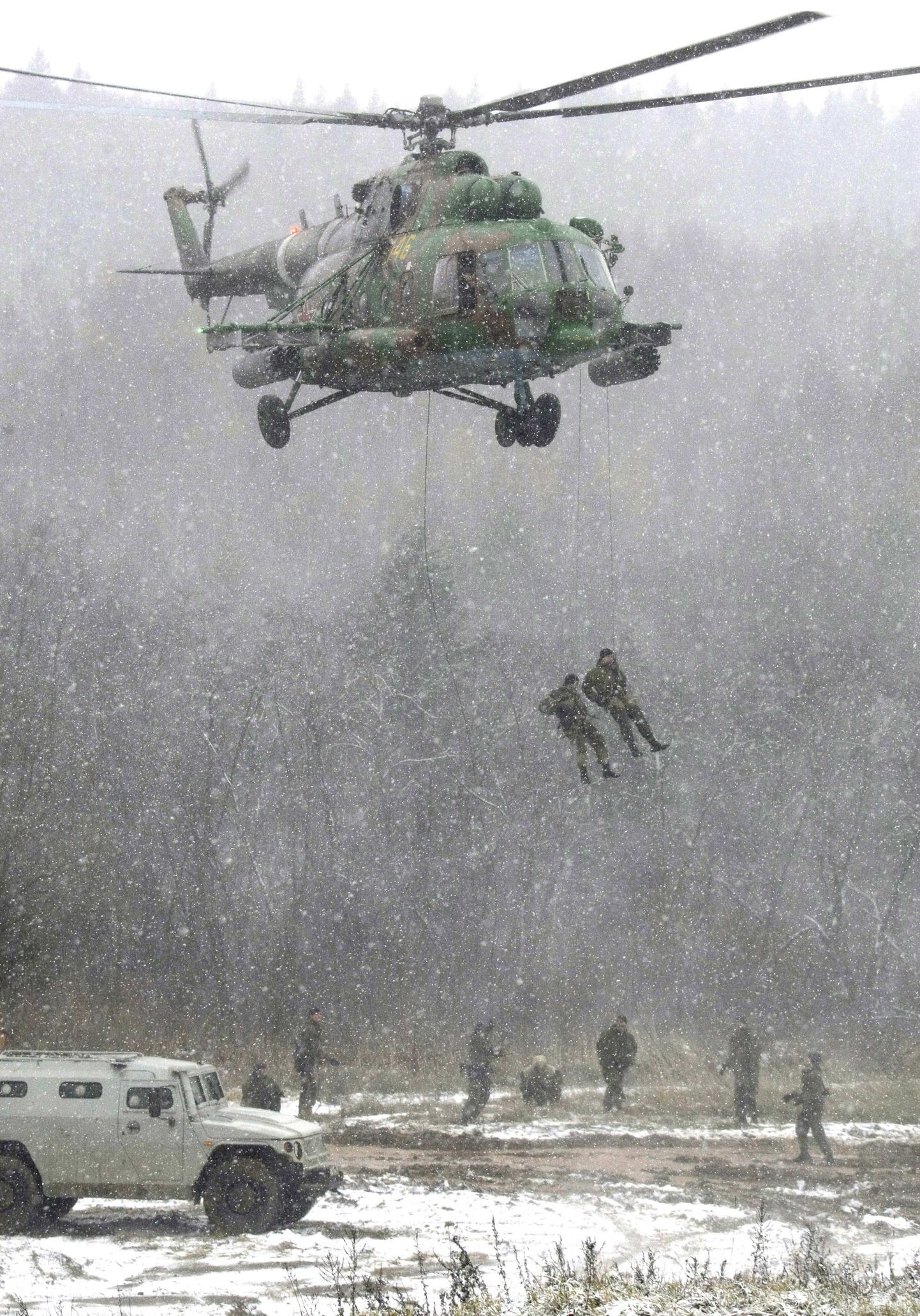 Kiirreageerimisüksuse sõdurid õppusel Moskva lähistel.