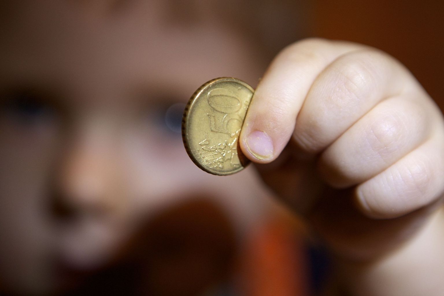 Eestis on üle 8000 elatisvõlglase