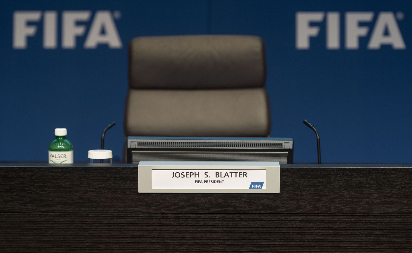 FIFA presidenditool on vabaks jäänud. Kes istub sellele järgmisena?