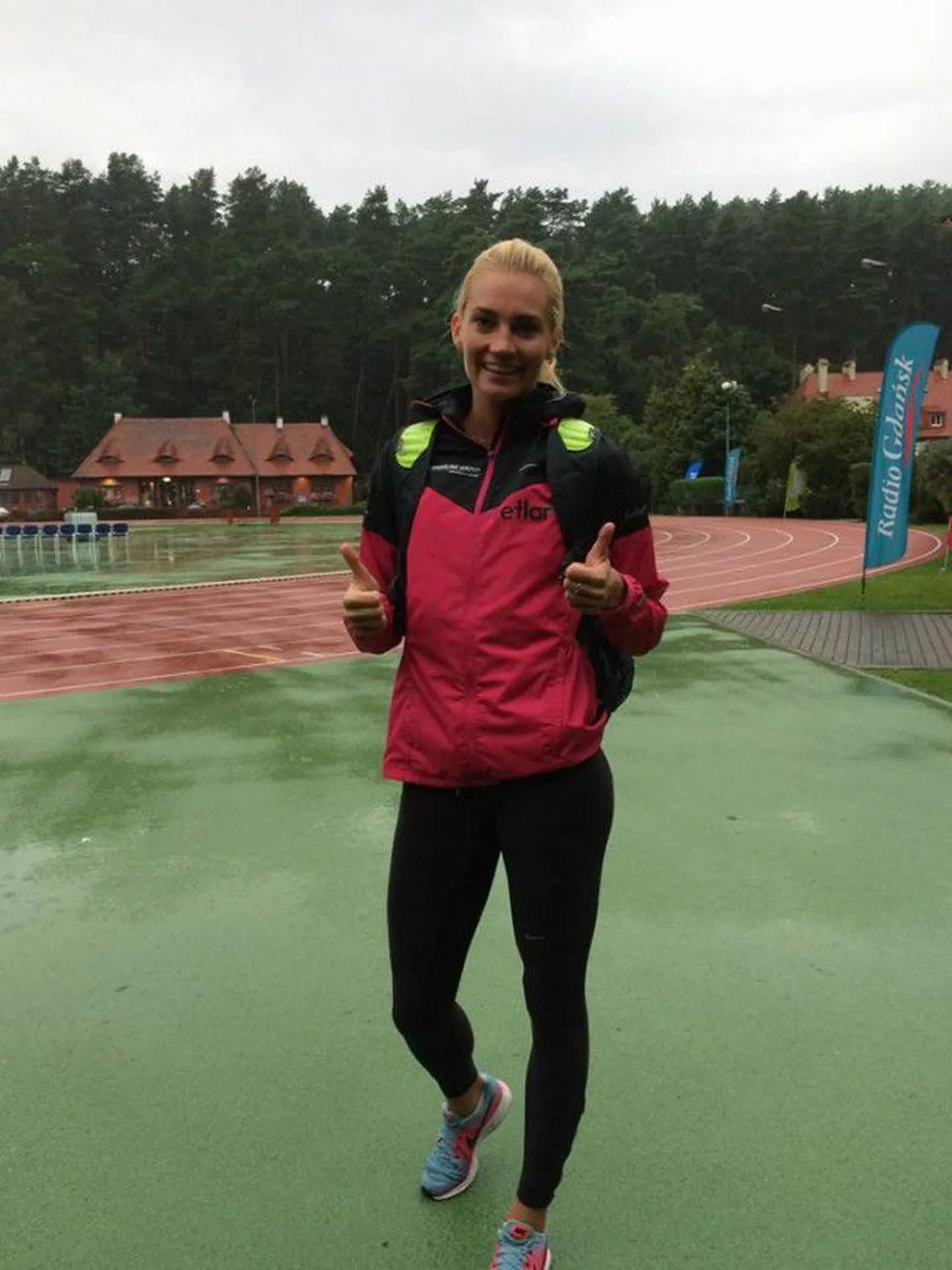Liina Tšernov Poolas Sopotis pärast Eesti rekordiga lõppenud jooksu.