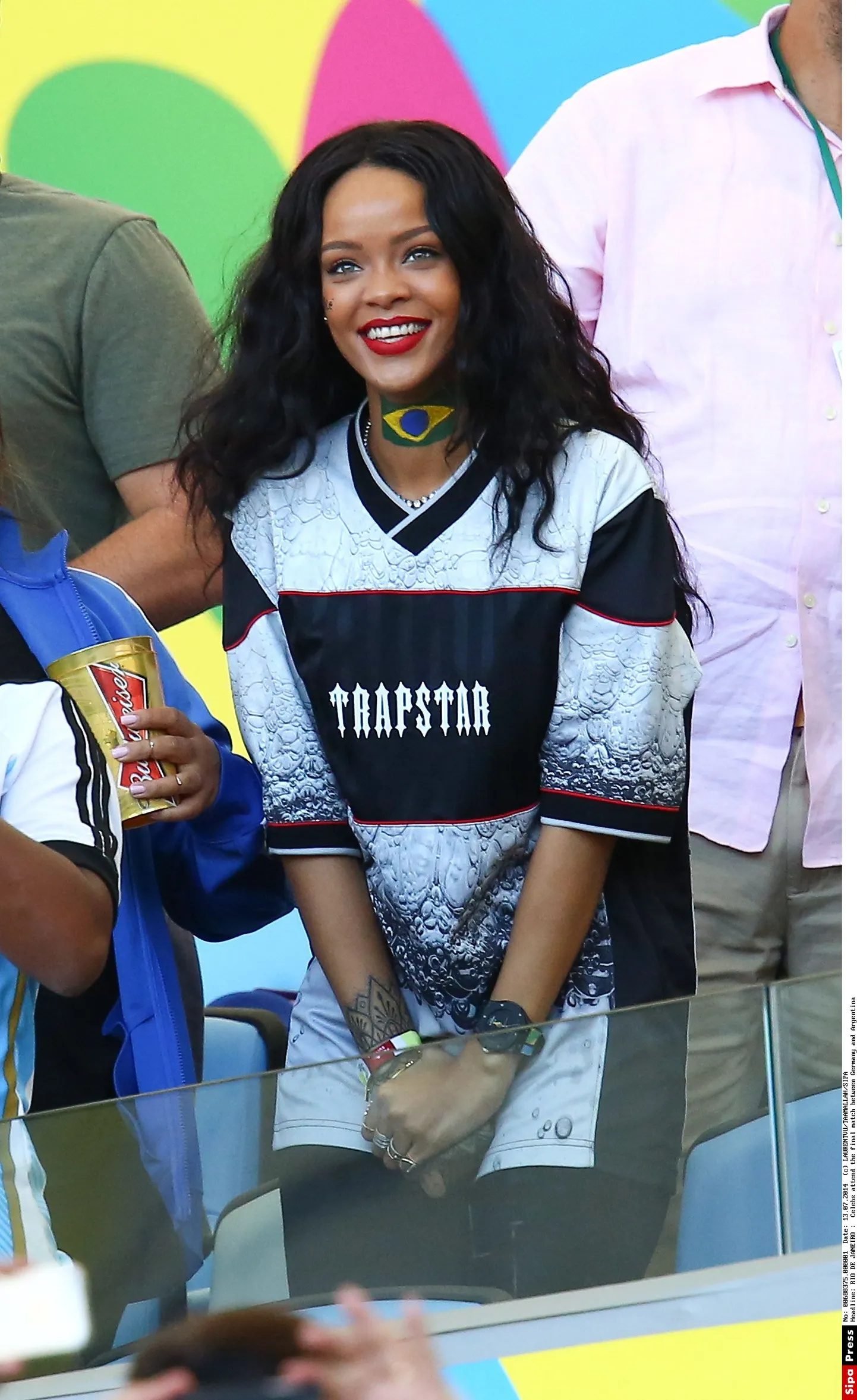 Rihanna jalgpalli MM finaali vaatamas