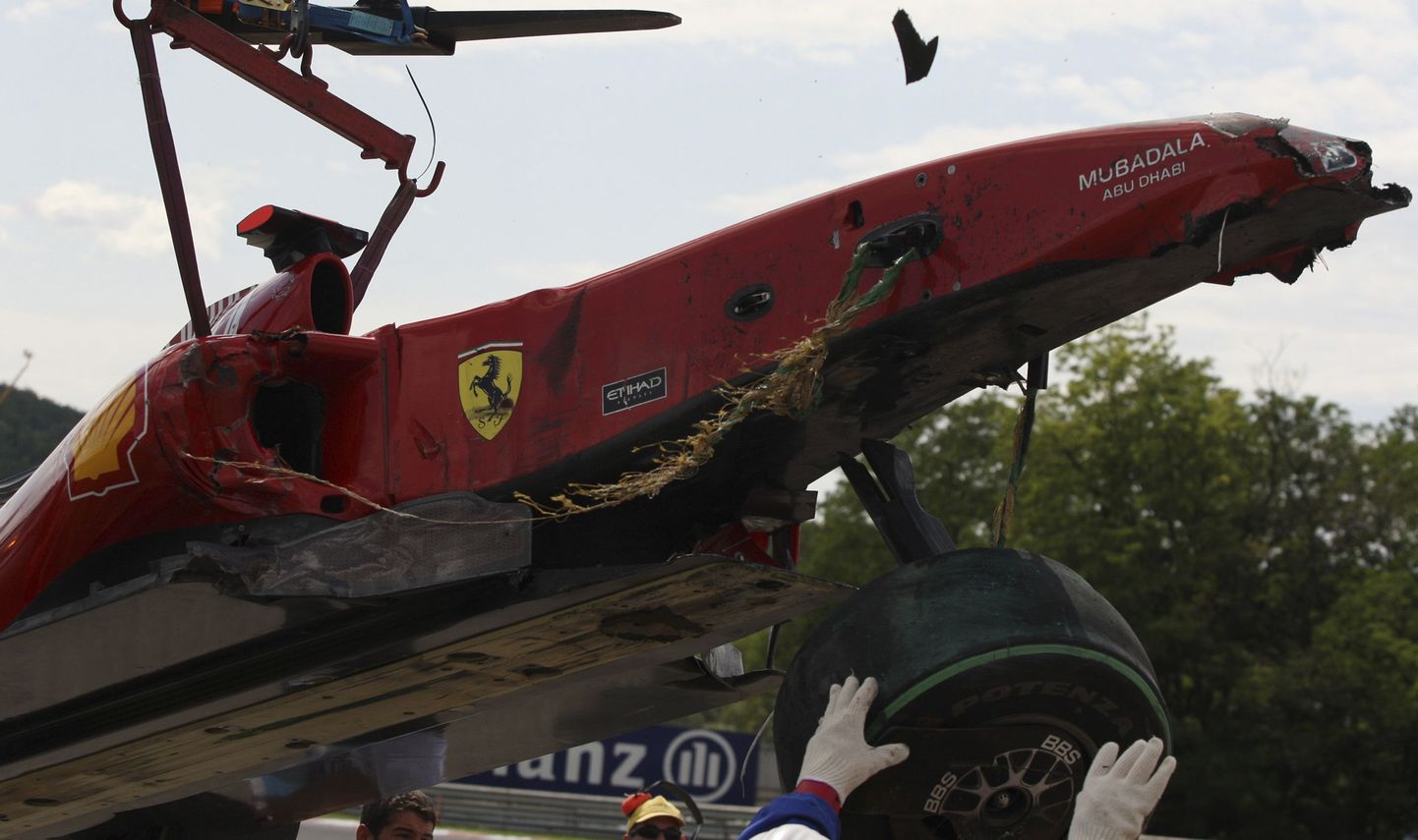 Felipe Massa Ferrari pärast eelmise aasta avariid Ungari etapil.