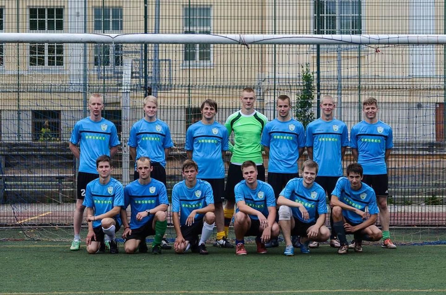 Jalgpallimeeskond Kõpu loodi eelmisel aastal. Täna õhtul kohtuvad sealsed mängijad saalijalgpallis Eesti jalgpalliliidu esindusega.