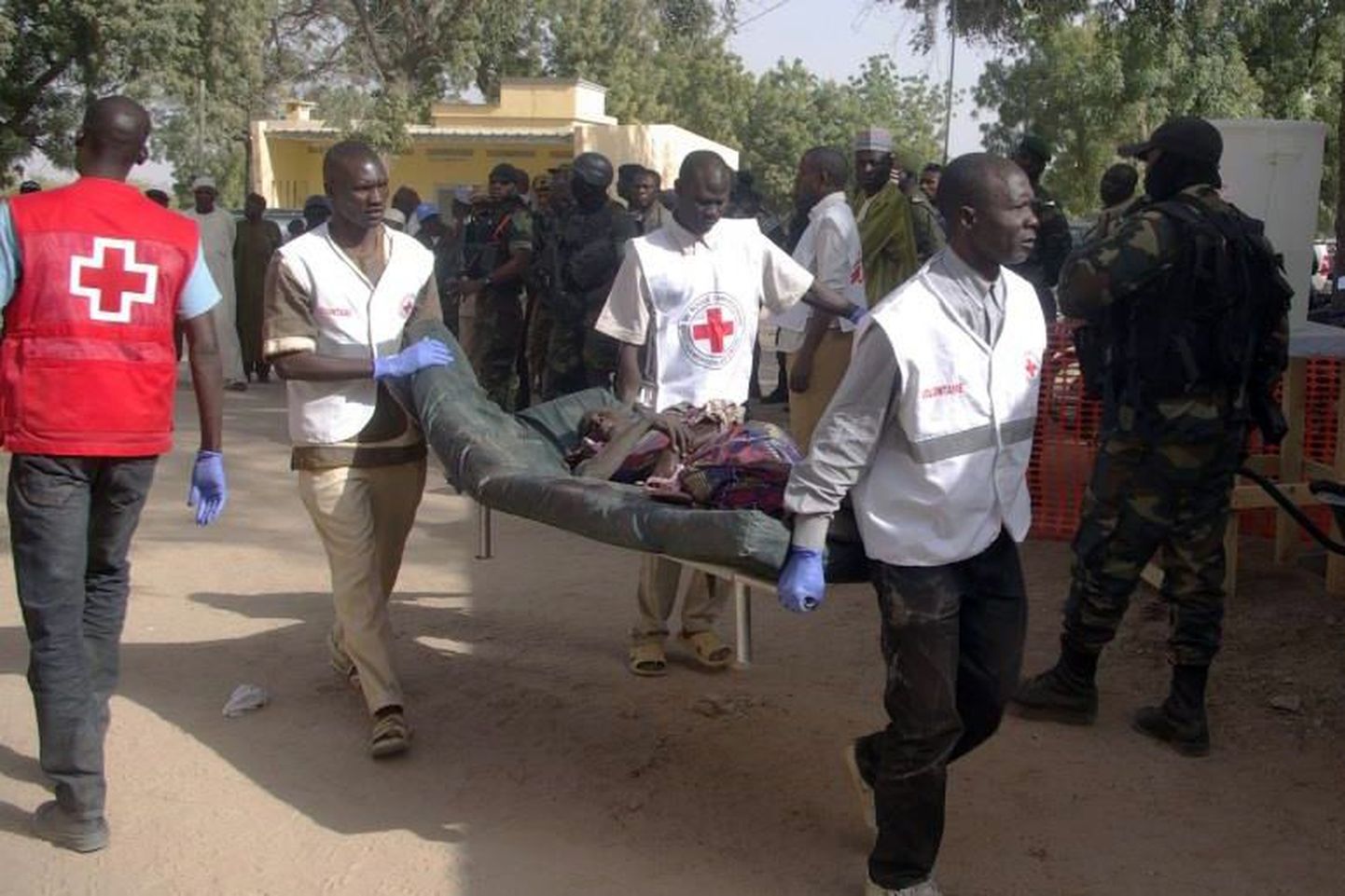 Täna Nigeeria piirilinnas Kerawas toimunud enesetapurünnakus vigastada saanud naine.
