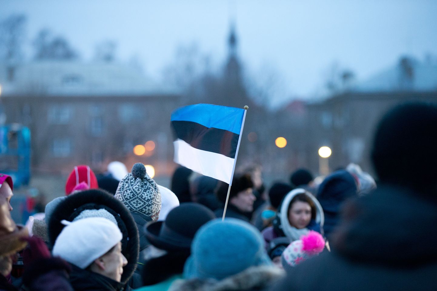 Täna kell 7:20 heisati riigilipp Narvas.