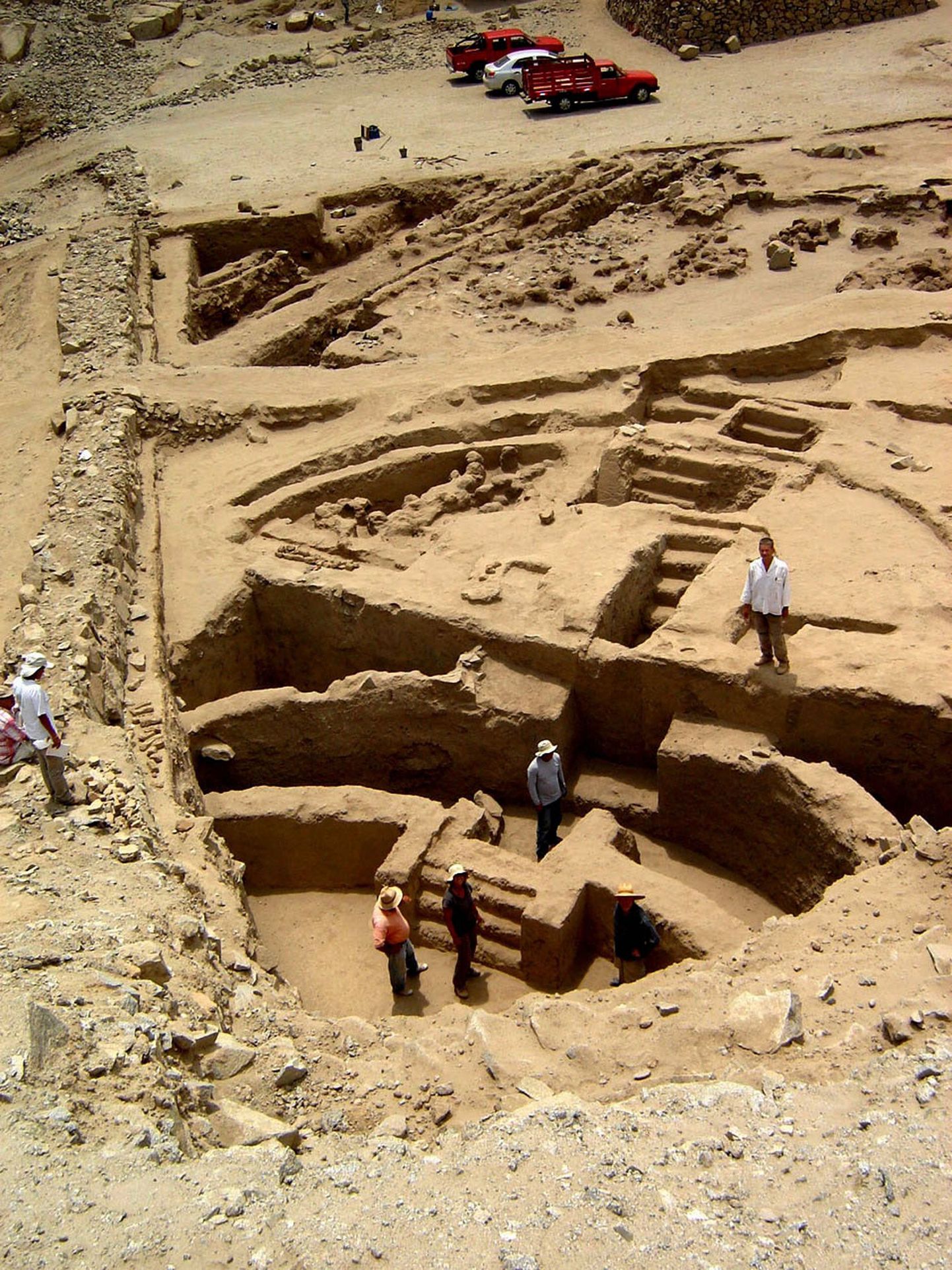 Peruust Sechin Bajost leitud 5500 aasta vanune tseremoniaalkeskus