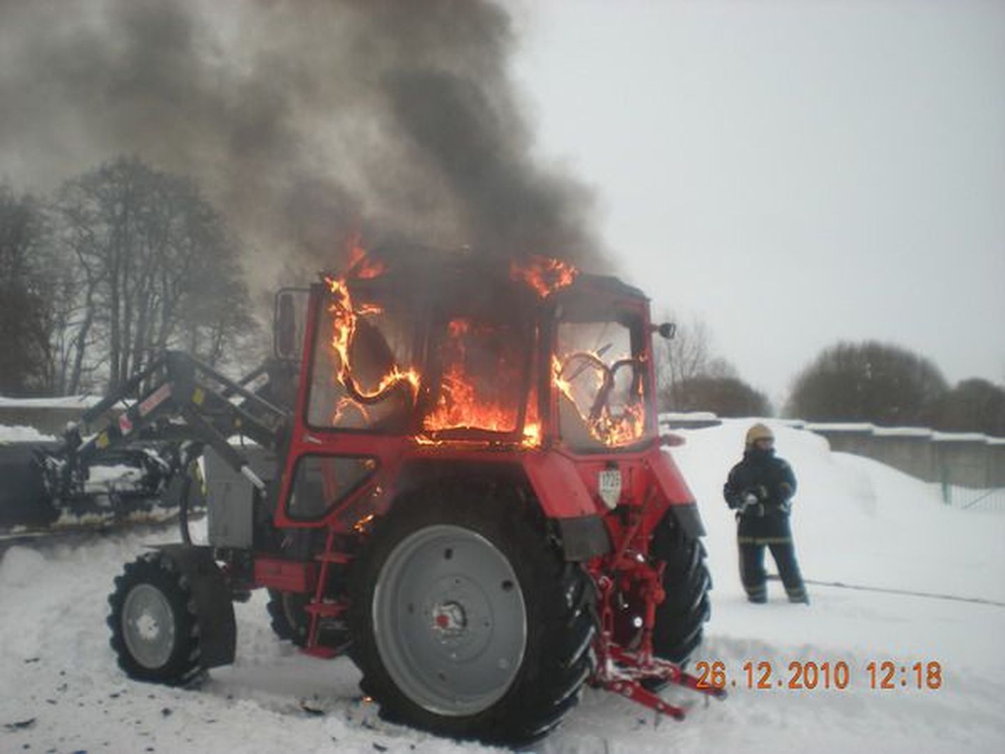 Tartus põles traktor lausleegis.