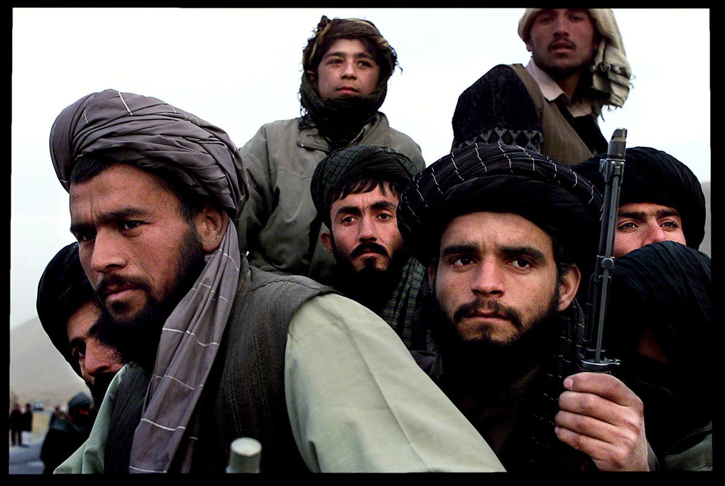 Kinnipeetud Talibani võitlejad.