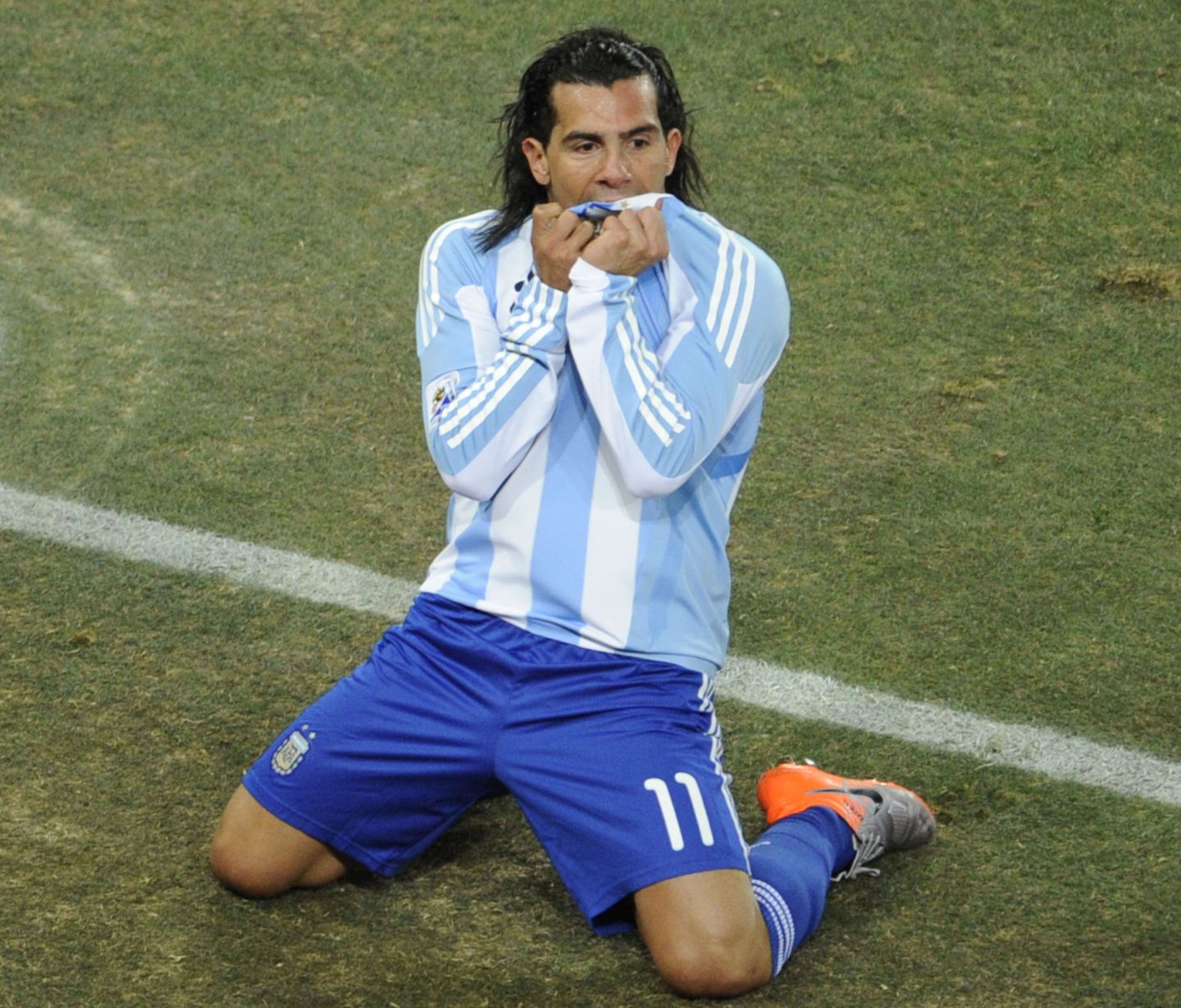 Carlos Tevez lõi Argentina avavärava.