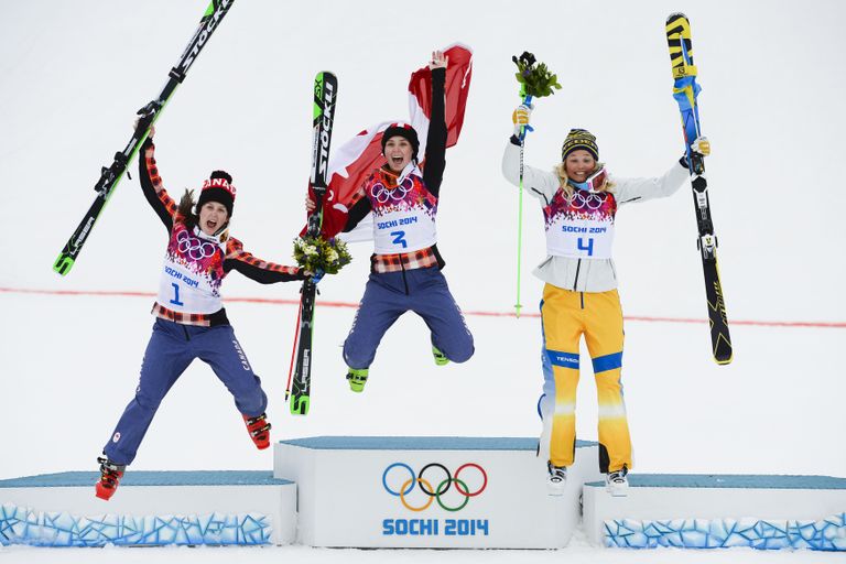 Anna Holmlund olümpiapoodiumi kolmandal astmel. Foto: REUTERS/Dylan Martinez/Scanpix