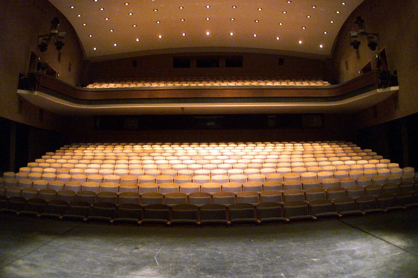 Tühi teatrisaal.