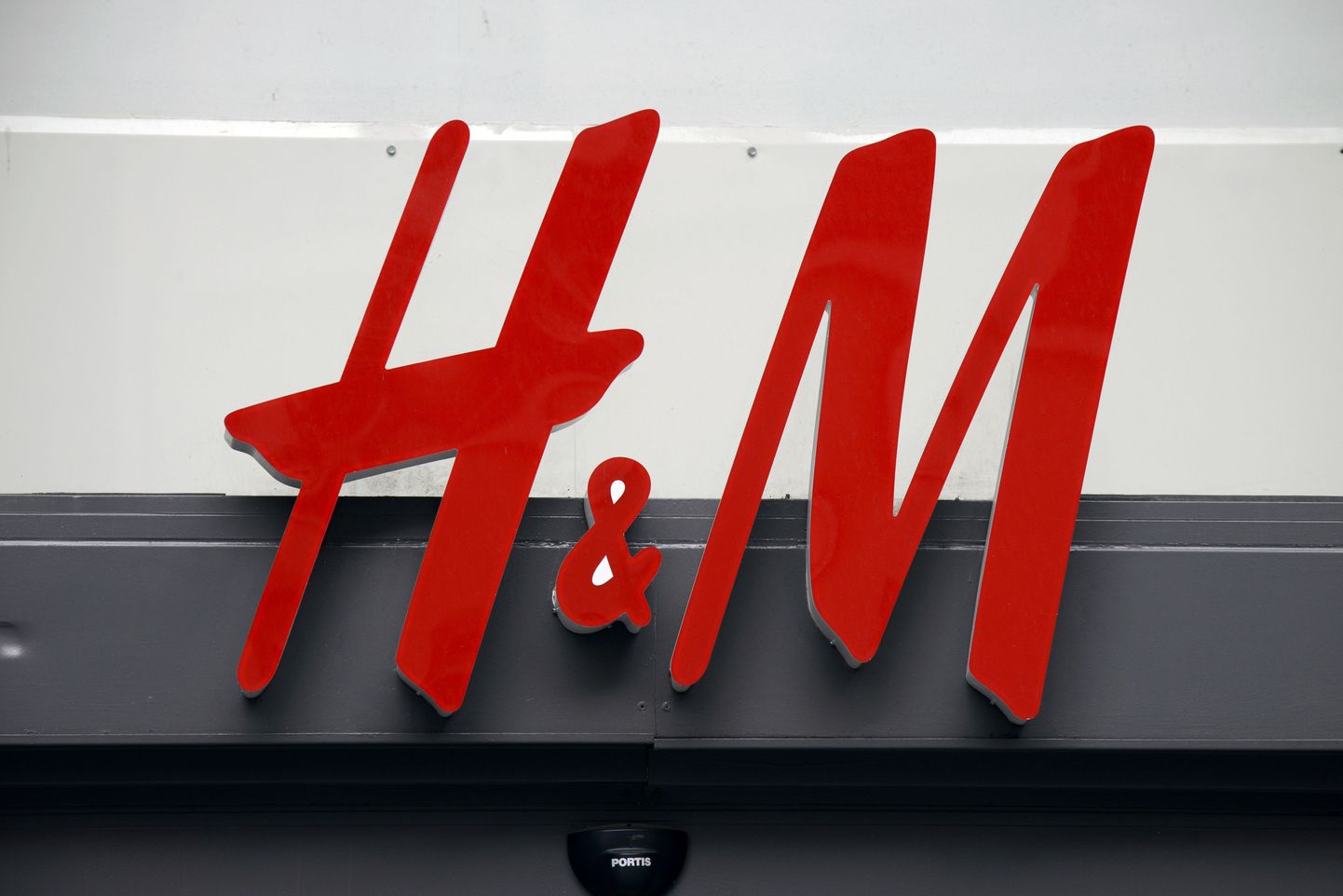 H&M logo.