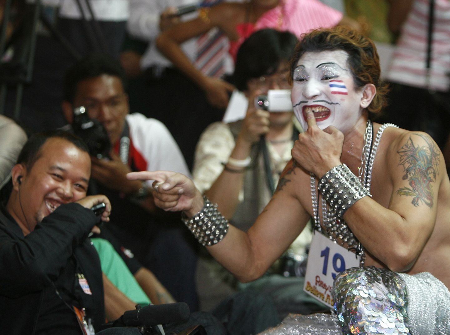 Rahvusvahelisel naermisvõistlusel osalenud Kowit Sripongi etteaste