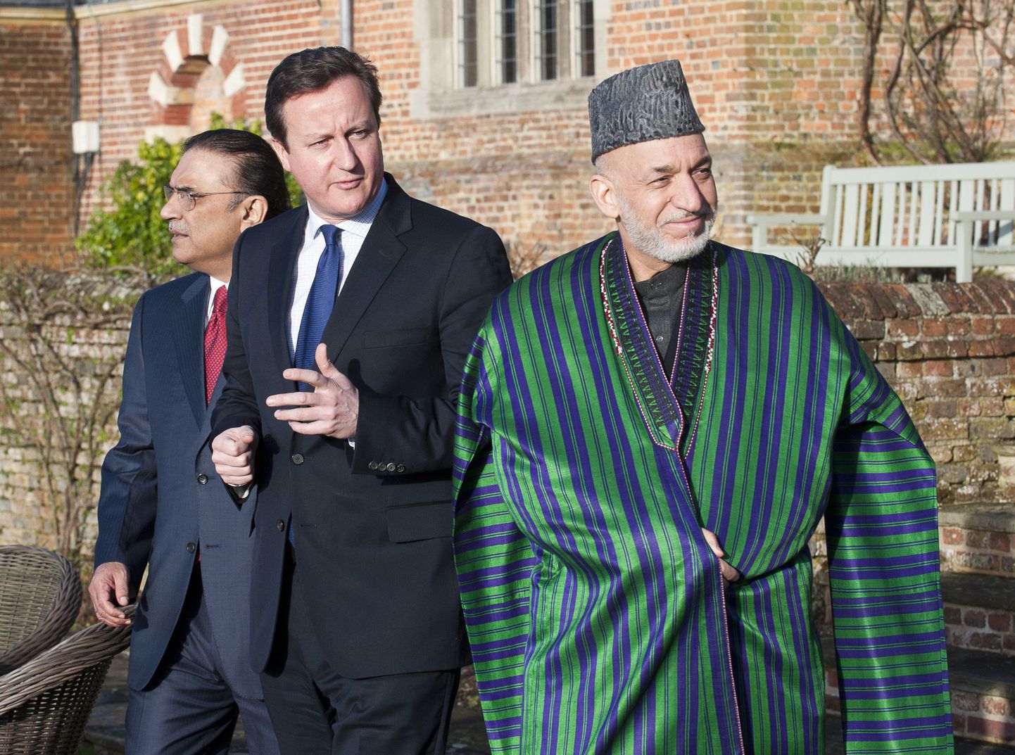 Pakistani president Asif Ali Zardari, Afganistani president Hamid Karzai ja Briti peaminister David Cameron.