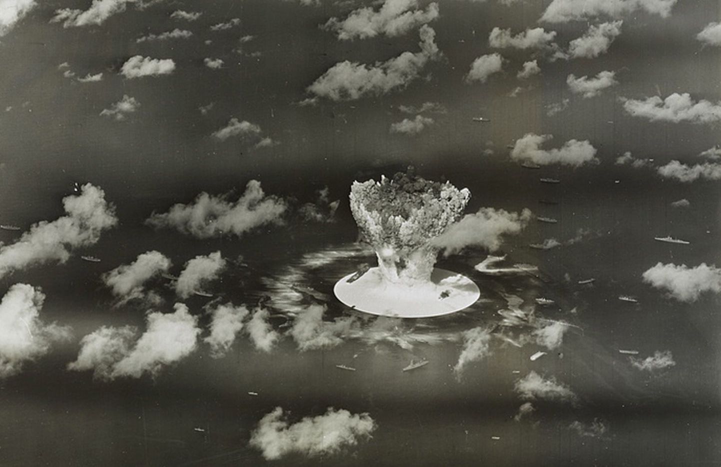 Tuumarelvakatsetus Bikini atollil 1946. aastal