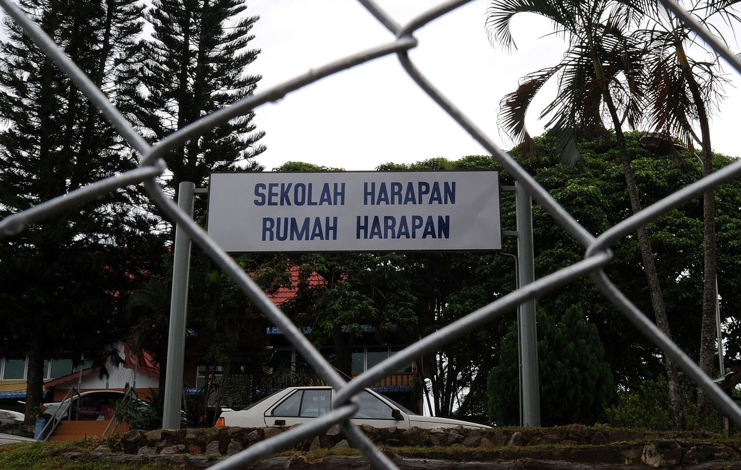 «Lootuse kool. Lootuse maja,» ütleb kiri septembris Malaysias avatud esimesel rasedate teismeliste koolil.