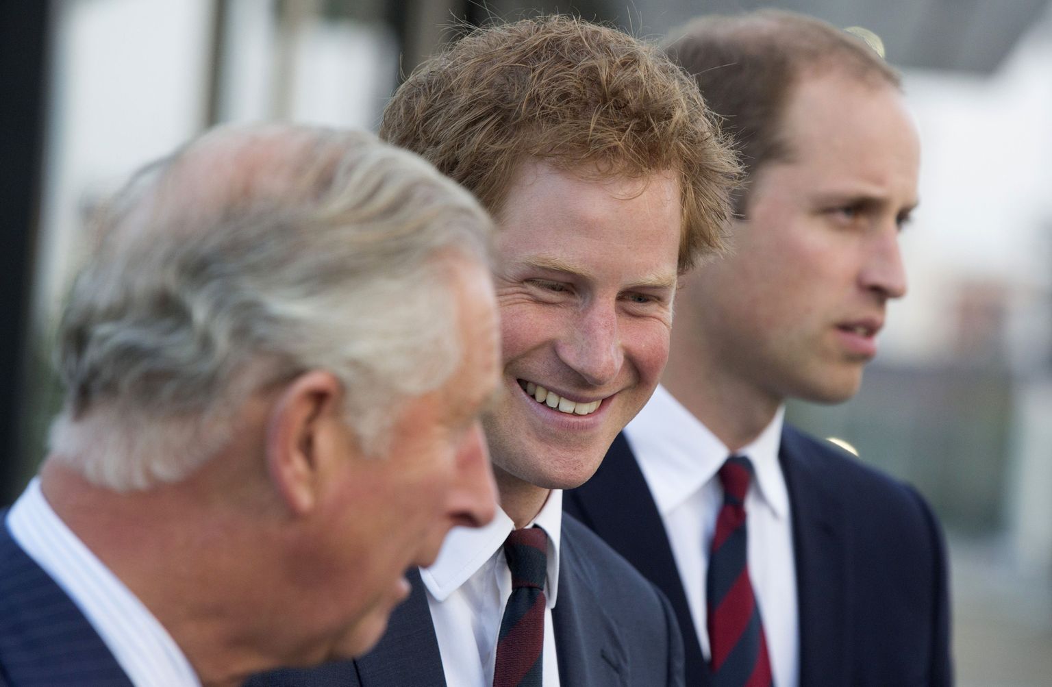 Kuningas Charles, prints Harry ja prints William.