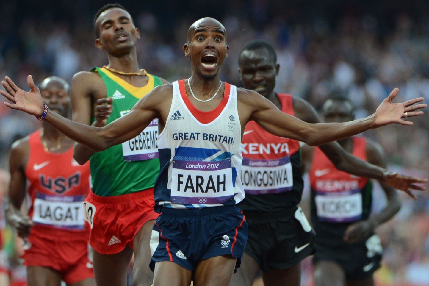 Mohamed Farah võitmas 5000 meetri jooksu