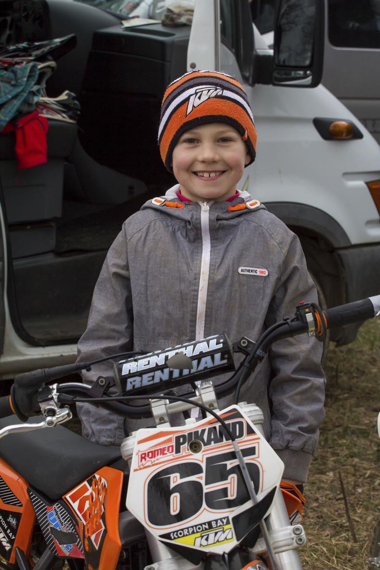 Viljandi noormees Romeo Pikand sai Prantsusmaal peetud noorte motokrossi võistlusel «MX Masterkids» viienda koha.