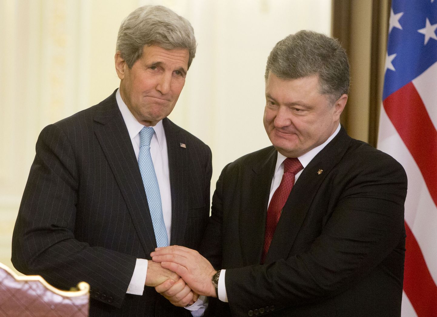 Президент Украины Петр Порошенко и госсекретарь США Джон Керри. Иллюстративный кадр.