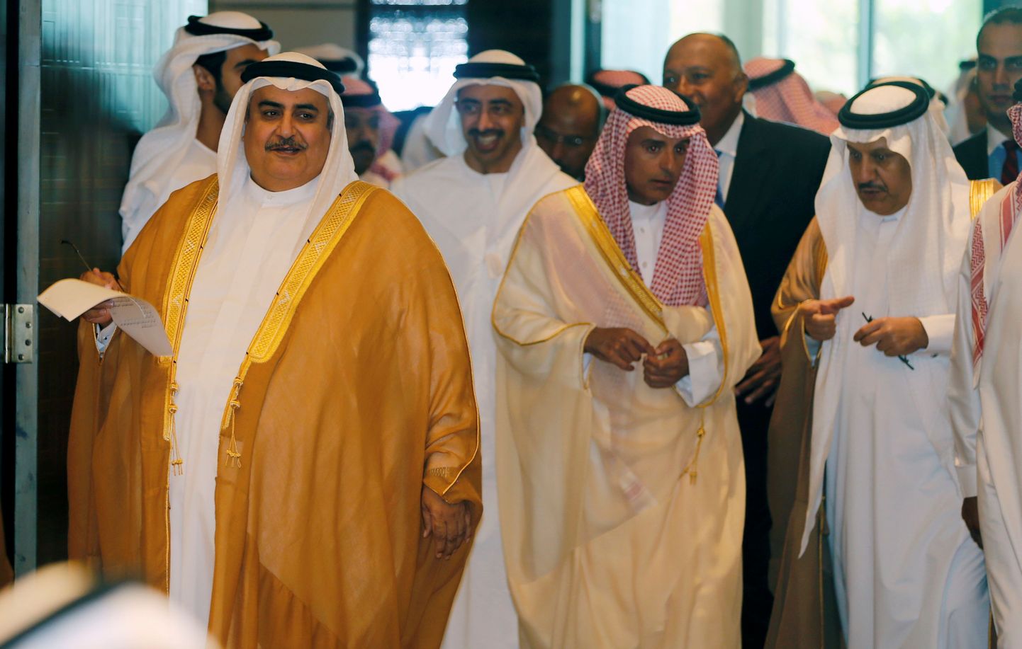 Bahreini välisminister šeik Khalid bin Ahmed Al Khalifa saabub pärast kohtumist pressikonverentsile.