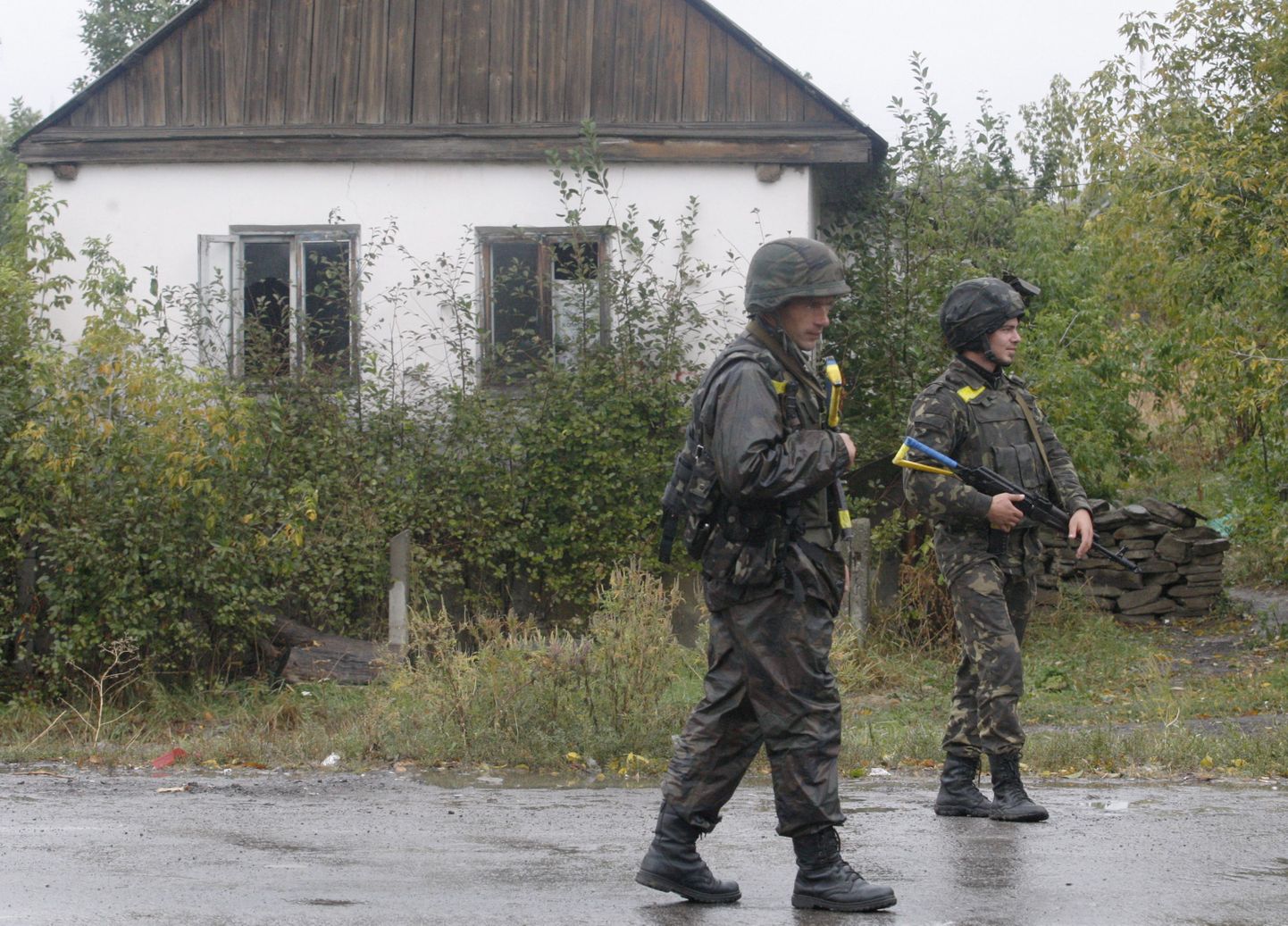 Ukraina armee sõurid patrullkäigul Donetski oblastis.
