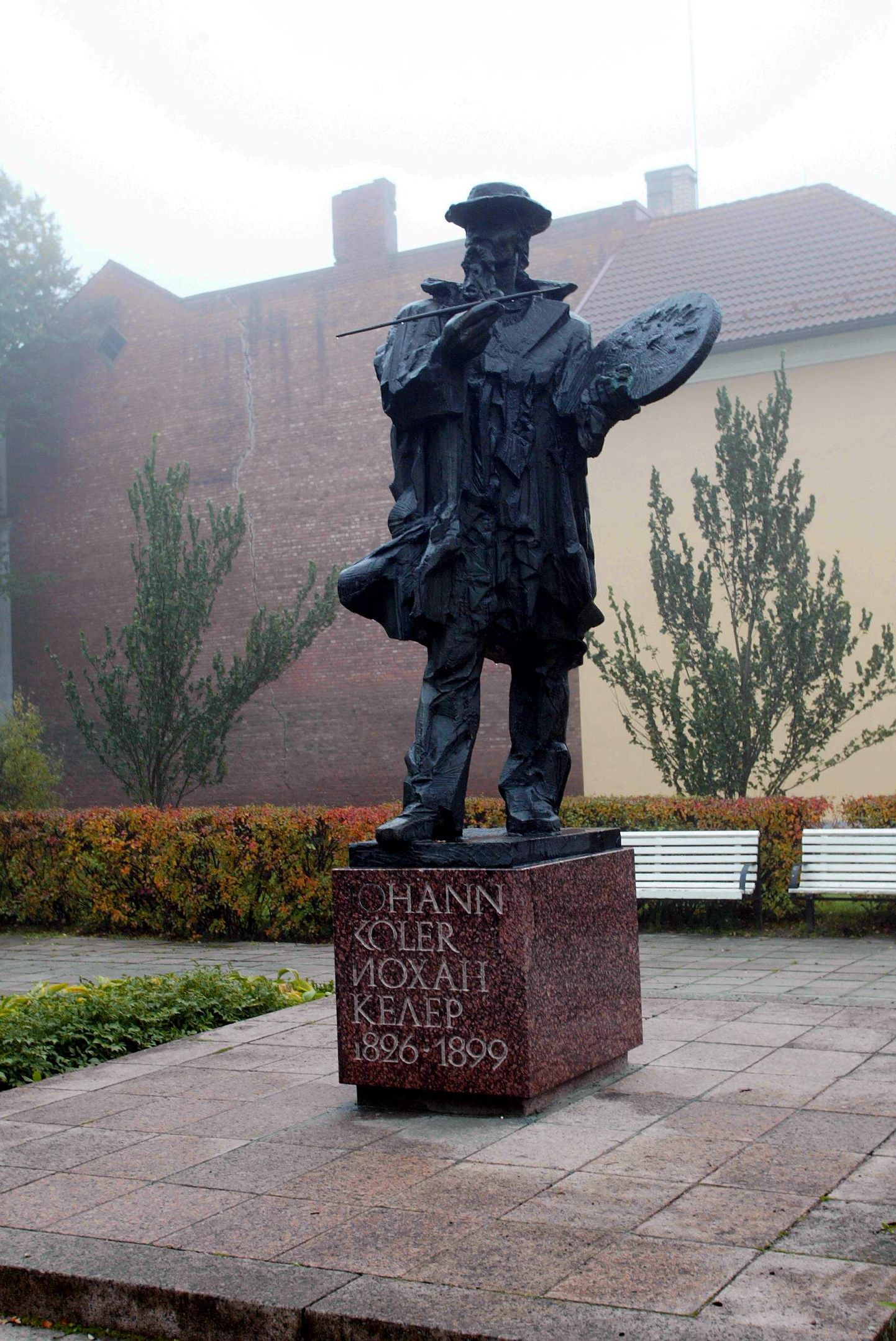 Maalikunstnik Johann Köleri monument Viljandis.