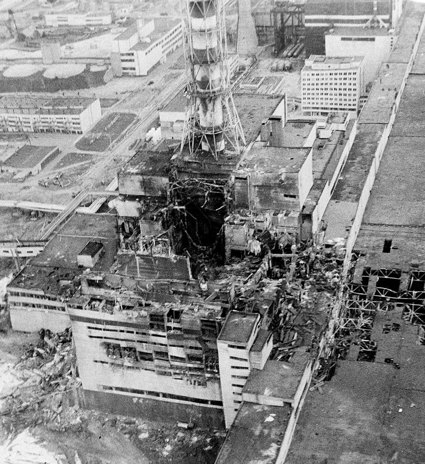 Černobiļas AES pēc sprādziena.