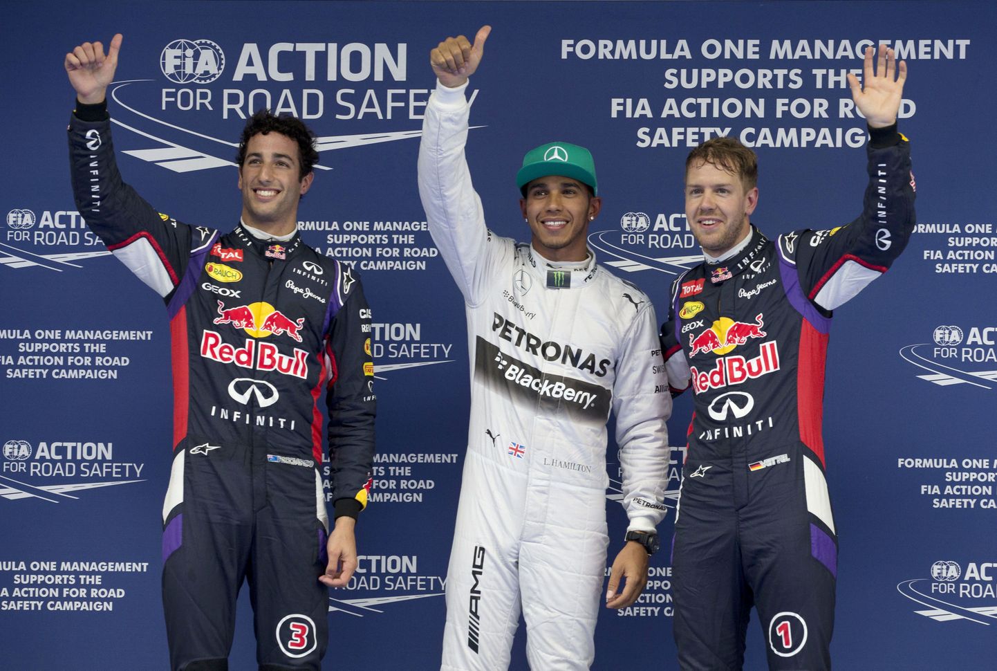 Daniel Ricciardo (vasakul), Lewis Hamilton ja Sebastian Vettel.