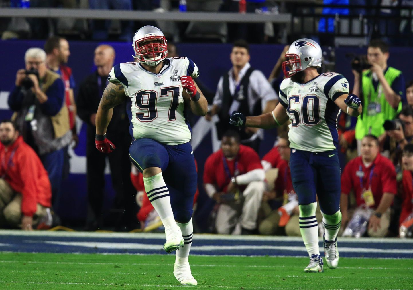 Super Bowli tänavuseks võitjaks krooniti New England Patriots, kes alistas esikohamängus 28:24 tiitlikaitsja Seattle Seahawksi. Poolajal rõõmustas Phoenixis pealtvaatajaid Katy Perry.