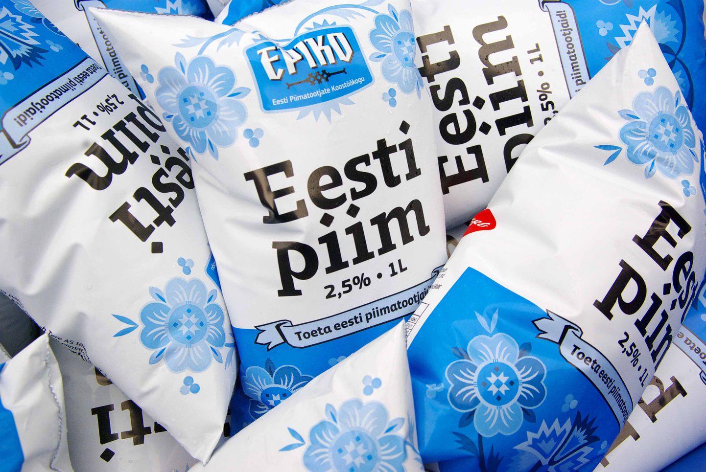 Молоко Eesti piim. Снимок иллюстративный.