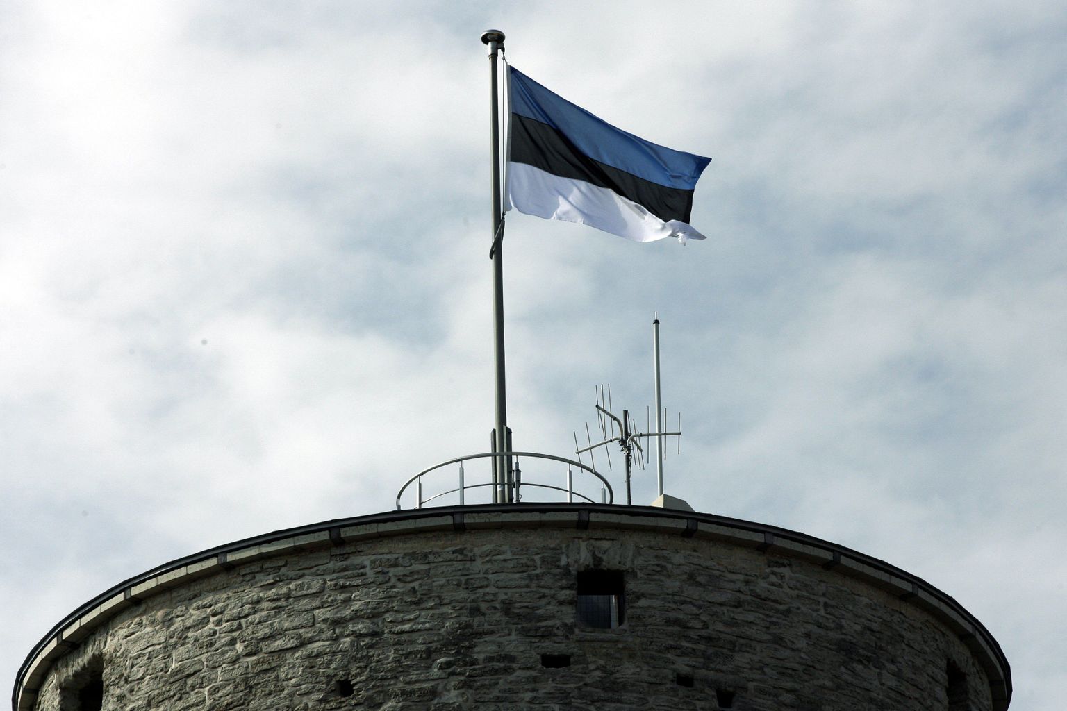 Riigilipp Pika Hermanni tornis