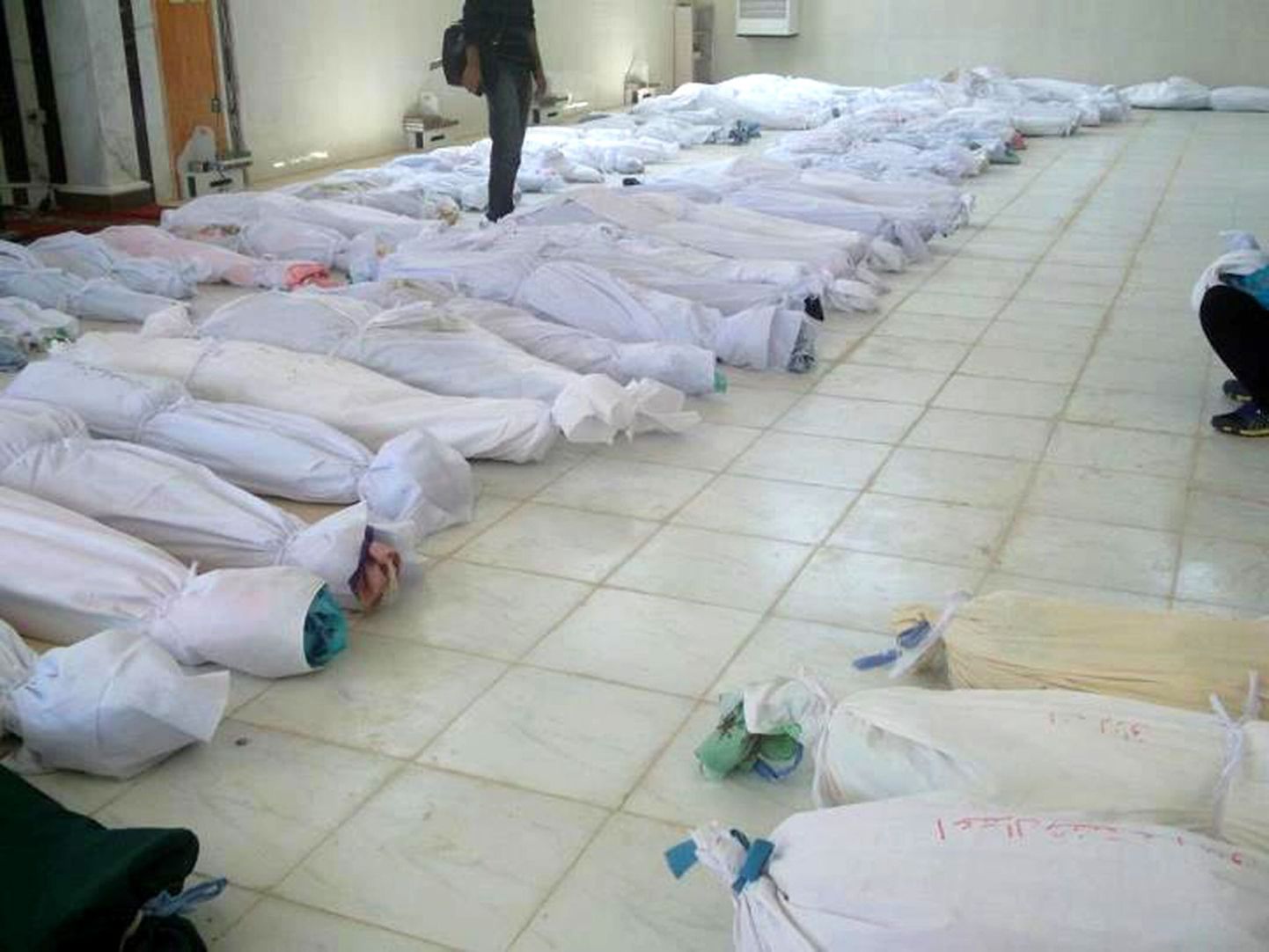 Houla linna haigla surnukuur Süürias.