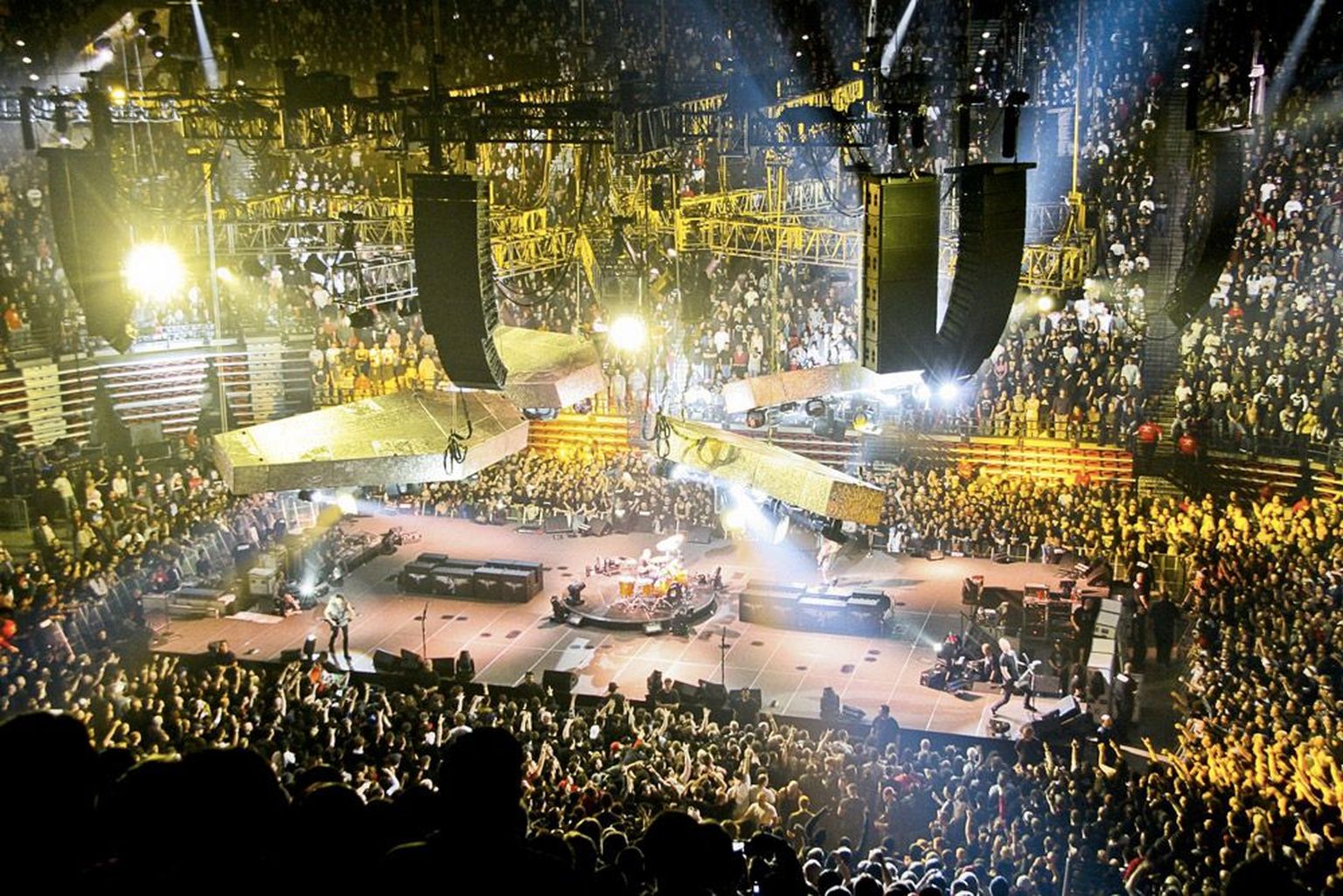 Metallica toob alati kokku masse.